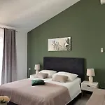 아파트 Mirella 20 M From The Sea - Free Parking