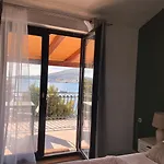 Mirella 20 M From The Sea - Free Parking 아파트