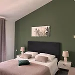 Mirella 20 M From The Sea - Free Parking 아파트 *