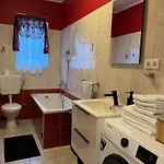 아파트 Mirella 20 M From The Sea - Free Parking 트로기르