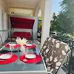 아파트 Mirella 20 M From The Sea - Free Parking *