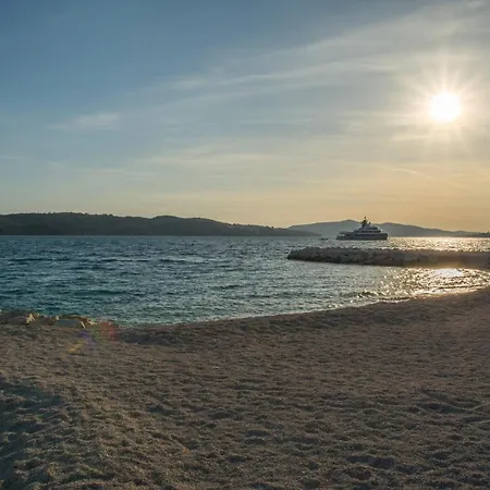 Διαμέρισμα Mirella 20 M From The Sea - Free Parking