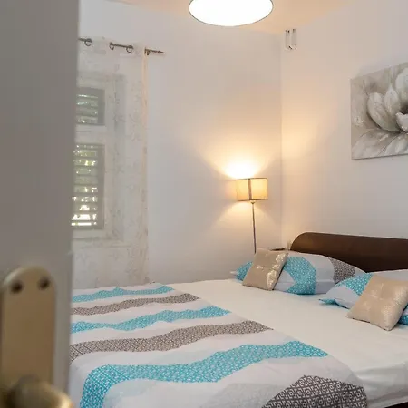 公寓 Mirella 20 M From The Sea - Free Parking 特罗吉尔