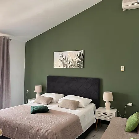 Mirella 20 M From The Sea - Free Parking * Trogir