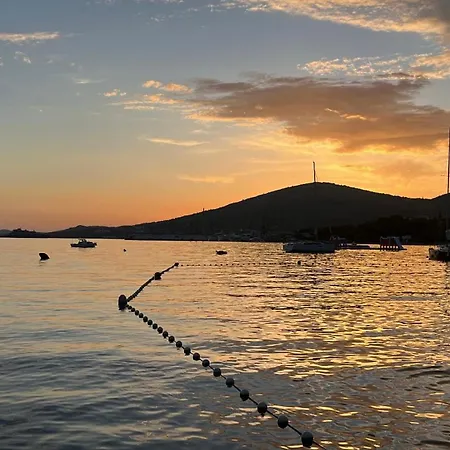 Mirella 20 M From The Sea - Free Parking * Trogir