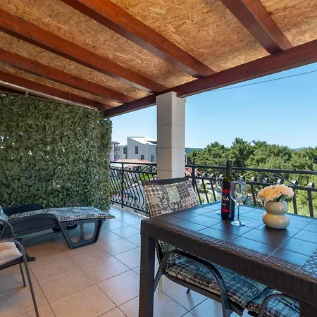 Διαμέρισμα Mirella 20 M From The Sea - Free Parking Τρογκίρ