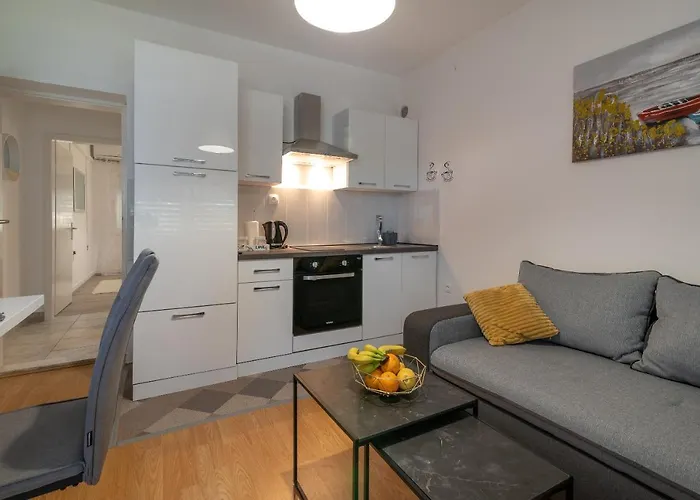 Apartamento Mirella 20 M From The Sea - Free Parking