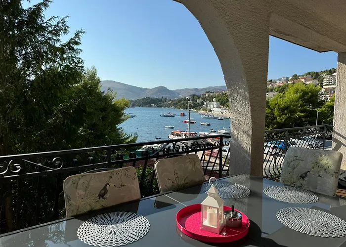 Mirella 20 M From The Sea - Free Parking Apartamento Trogir