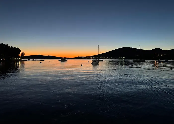 Apartamento Mirella 20 M From The Sea - Free Parking Trogir