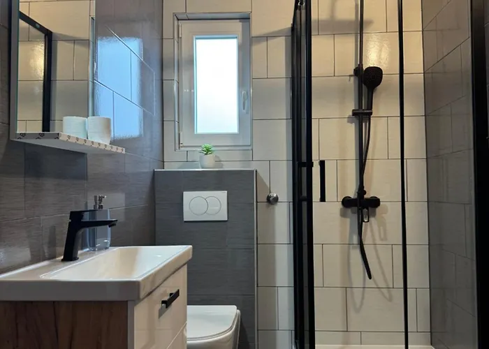 Apartamento Mirella 20 M From The Sea - Free Parking
