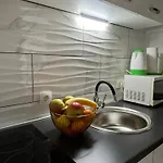 Mirella 20 M From The Sea - Free Parking דירה טרוגיר