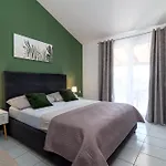Mirella 20 M From The Sea - Free Parking Apartament