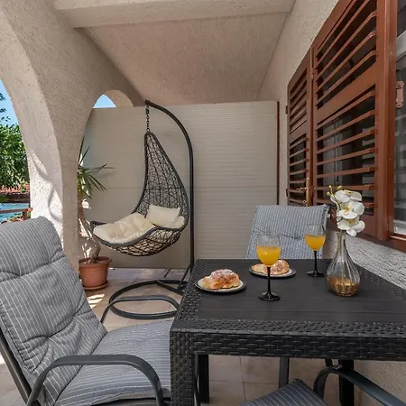 Mirella 20 M From The Sea - Free Parking