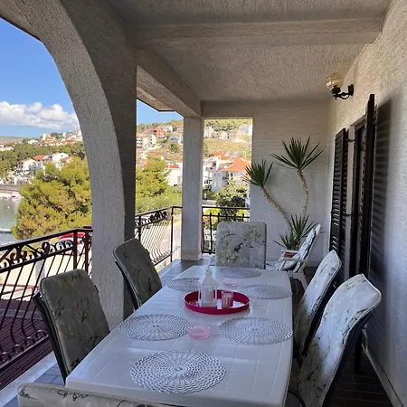 Mirella 20 M From The Sea - Free Parking 特罗吉尔
