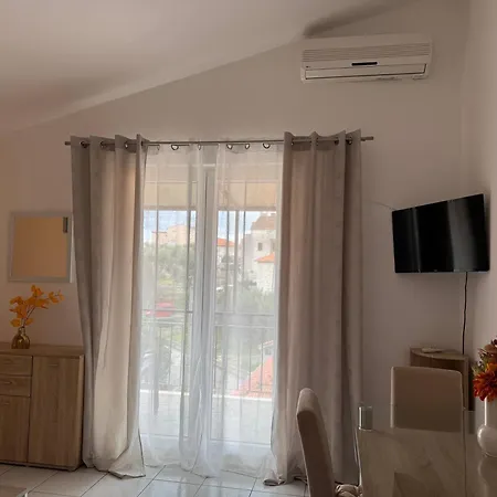 Апартаменты Mirella 20 M From The Sea - Free Parking *