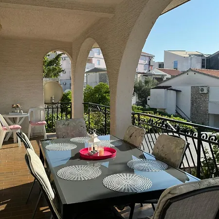 Mirella 20 M From The Sea - Free Parking 公寓 *