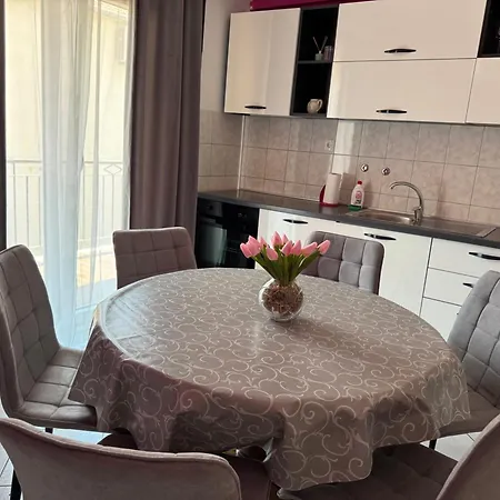 Апартаменты Mirella 20 M From The Sea - Free Parking Трогир