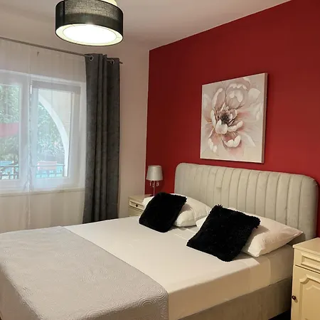 Apartment Mirella *