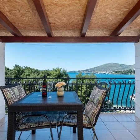 Apartamento Mirella 20 M From The Sea - Free Parking Trogir