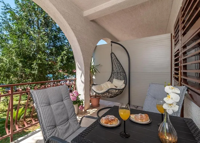 Mirella 20 M From The Sea - Free Parking Διαμέρισμα