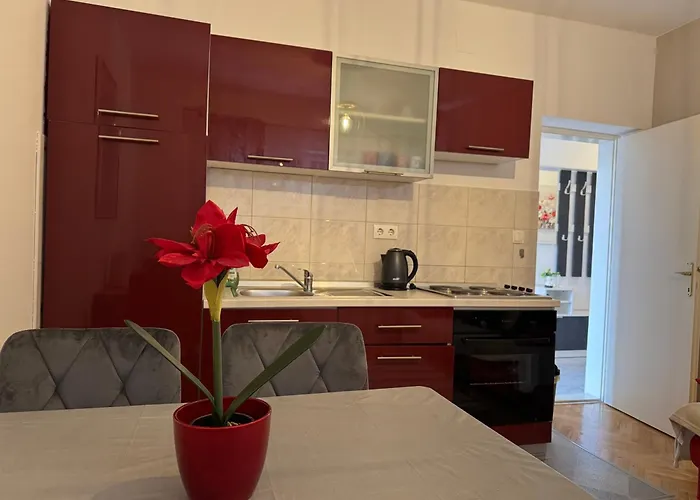 Mirella 20 M From The Sea - Free Parking Διαμέρισμα