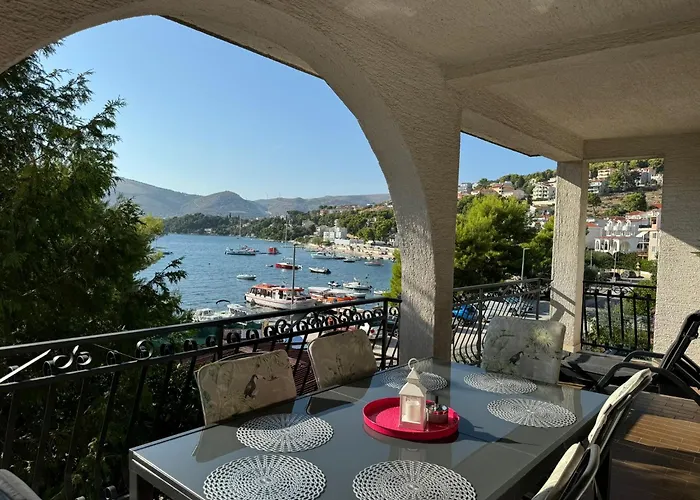 Διαμέρισμα Mirella 20 M From The Sea - Free Parking *