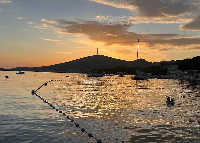 Διαμέρισμα Mirella 20 M From The Sea - Free Parking Τρογκίρ