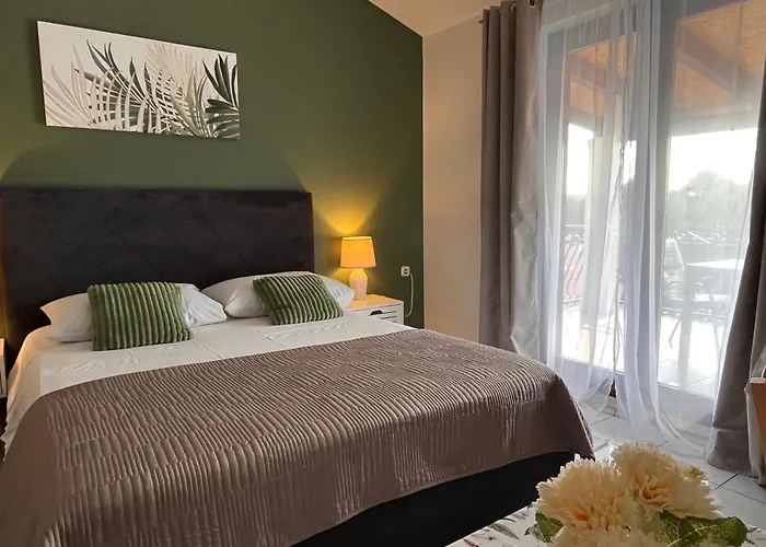 Mirella 20 M From The Sea - Free Parking Διαμέρισμα