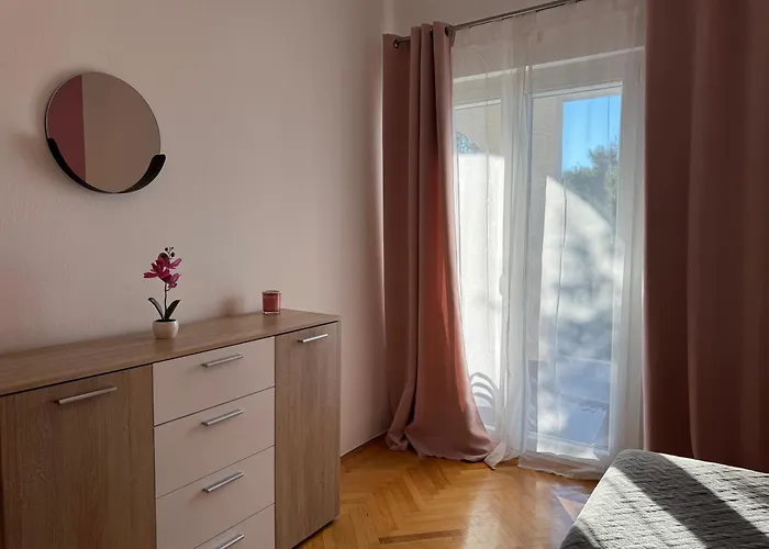 Mirella 20 M From The Sea - Free Parking Διαμέρισμα