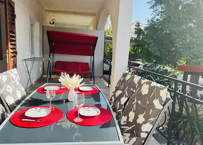 Διαμέρισμα Mirella 20 M From The Sea - Free Parking *