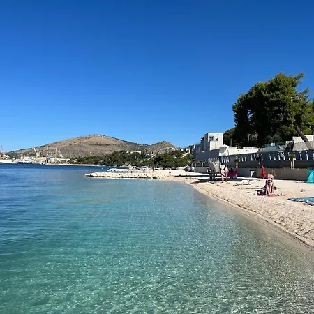 דירה Mirella 20 M From The Sea - Free Parking טרוגיר