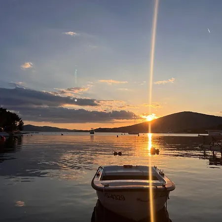 דירה Mirella 20 M From The Sea - Free Parking טרוגיר