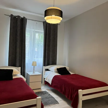 Mirella 20 M From The Sea - Free Parking דירה טרוגיר