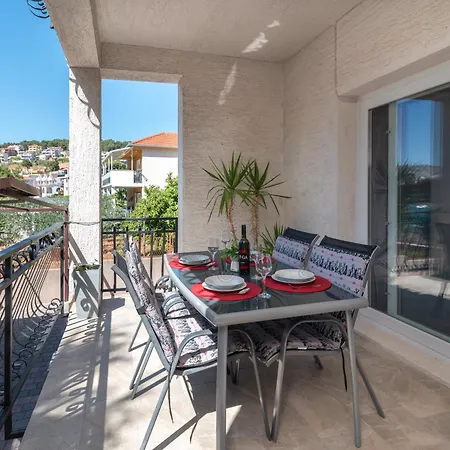 Mirella 20 M From The Sea - Free Parking * Trogir